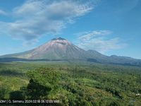 Erupsi Lagi, Gunung Semeru Lontarkan Abu Vulkanik Setinggi 800 Meter