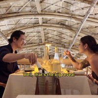 Berbeda dengan Karin yang tinggal di Jakarta, sang kekasih yang diketahui bernama Abyakta Ernoult tampaknya tinggal di Bali. Hal itu diketahui dari unggahan Karin di hari Valentine, ketika dirinya memberi kejutan kepada sang pacar dengan diam-diam berkunjung ke Bali. Foto: Instagram/@narinkovilda