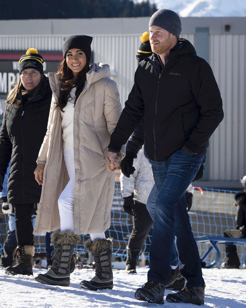 Pangeran Harry dan Meghan Markle di Persiapan Invictus Games 2024 Britain's Prince Harry and Meghan, the Duke and Duchess of Sussex, attend the Invictus Games training camp in Whistler, British Columbia, on Wednesday, Feb. 14, 2024. (Ethan Cairns/The Canadian Press via AP)