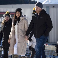 “Mereka masih bekerja dan mengejar apa yang mereka percayai, meskipun terus-menerus dihadapi tantangan dan kritikan. Mereka tidak akan terpisah,” kata juru bicara keduanya. Foto: Ethan Cairns/The Canadian Press via AP