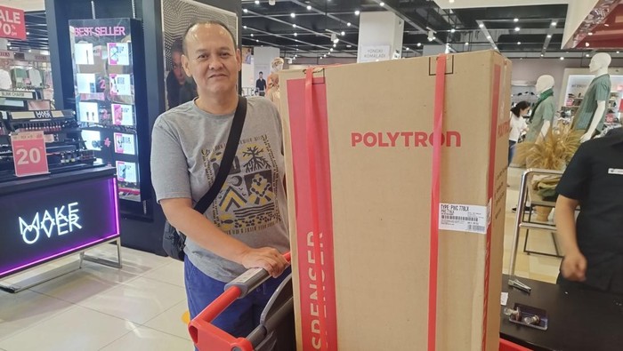 Pelanggan Transmart.