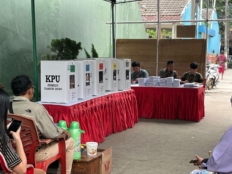 TPS 72 merupakan salah satu TPS yang menggelar pemungutan suara susulan. TPS ini berlokasi di Pondok Maharta, Jalan Jati IX, Pondok Kacang Timur, Tangerang Selatan, Minggu (18/2/2024).