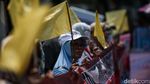 Aksi Bawa Bendera Kuning untuk Jokowi dan KPU
