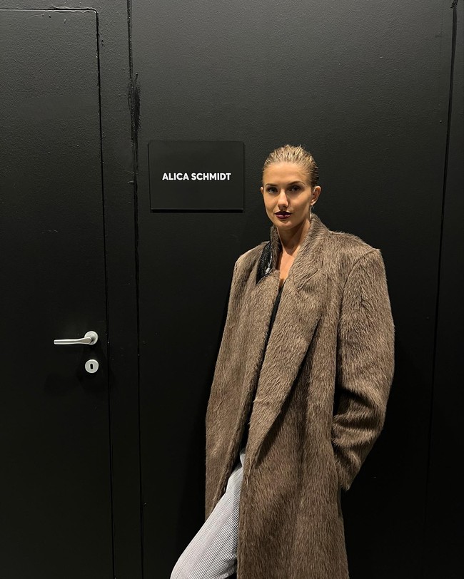 Secara pribadi, aku tidak bisa hidup dari situ saja karena banyak kompetisi, kamu masih harus membayar perjalanan dan hotel. Kebanyakan dari kita mahasiswa jadi harus punya penghasilan tambahan bahkan beberapa pekerjaan sampingan, ujar mantan pelatih fitness itu. Foto: Instagram @alicasmd