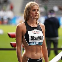 Ia pun bicara mengenai penghasilan dari profesinya. Aku harus bilang tidak mudah untuk kebanyakan atlet trek dan lapangan untuk menghasilkan uang dari olahraga. Tentu ada uang dari kompetisi tapi kebanyakan kompetisi kamu tidak mendapat uang.