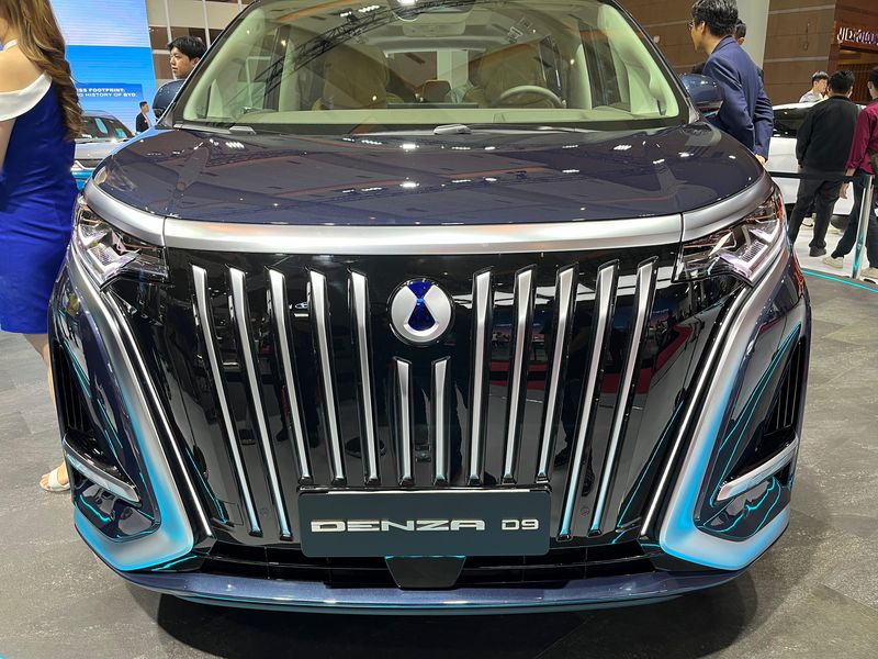 BYD Denza D9
