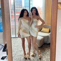 Tampil kembar menjadi keseruan tersendiri bagi ibu dan anak perempuan. Catherine Galasso-Vigorito dan putrinya, Gabrielle, sering mengundang perhatian karena gaya kompak mereka.  Foto: Instagram Catherine Galasso-Vigorito