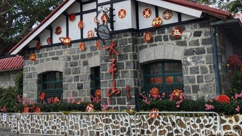 Kamera Vivo Y100 5G menangkap foto dengan warna yang cerah dan ngejreng. Seperti foto ini yang diambil di tempat atraksi wisata The Peak. Foto: Virgina Maulita Putri/detikINET