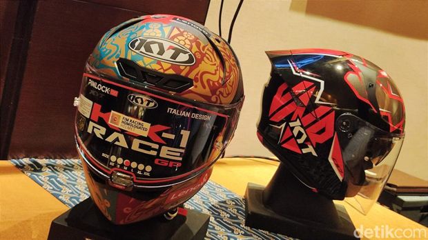 Helm KYT KX1-Race GP.