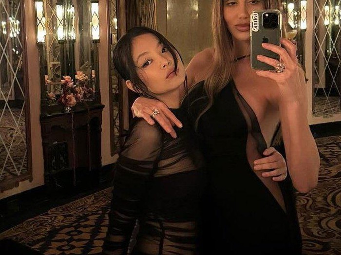 Jennie BLACKPINK menghadiri acara ulang tahun The Weeknd di Los Angeles