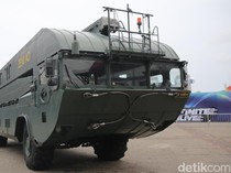 Kendaraan Amfibi Raksasa Mejeng di IIMS 2024