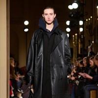 Coach meluncurkan koleksi Fall 2024 melalui sebuah pertunjukan runway di The James B. Duke House. Coach mengkontekstualisasikan kembali warisan New York yang autentik dan kemewahan Coach yang dikonsep ulang berdasarkan generasi masa kini.  Foto: Dok. Coach.