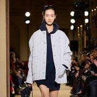 Coach meluncurkan koleksi Fall 2024 melalui sebuah pertunjukan runway di The James B. Duke House. Coach mengkontekstualisasikan kembali warisan New York yang autentik dan kemewahan Coach yang dikonsep ulang berdasarkan generasi masa kini. Foto: Dok. Coach.