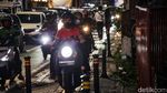 Lalin Macet, Pemotor Bajak Trotoar di Fatmawati
