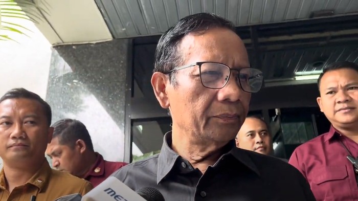 Mahfud Md Seusai Rapat Bareng TPN