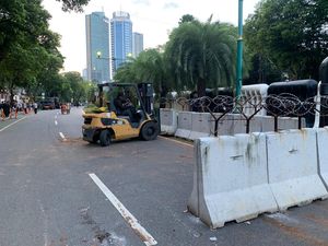Massa Demo Bubar, Jalan Imam Bonjol Depan Kantor KPU RI Dibuka Lagi