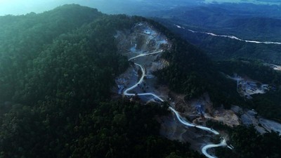 Penampakan dari Udara Tambang Batu Gunung di Konawe Selatan