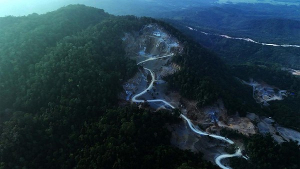 Penampakan dari Udara Tambang Batu Gunung di Konawe Selatan