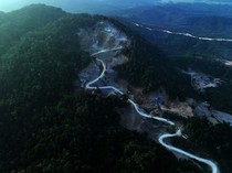 Penampakan dari Udara Tambang Batu Gunung di Konawe Selatan