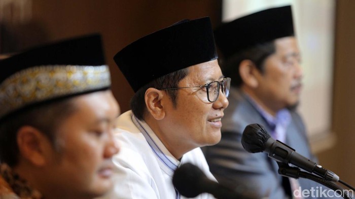 MUI Ajak Dai Bersihkan Residu Perpecahan Usai Pemilu 2024 MUI mengajak para dai dan penceramah untuk membersihkan residu-residu perpecahan usai Pemilu 2024 lewat mimbar-mimbar keagamaan maupun media sosial.