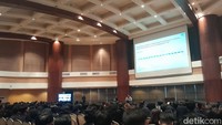 Finance Director of Transmedia Warnedy menjelaskan peluang mahasiswa intern untuk bergabung dengan Transmedia setelah lulus.Bisa lanjut internship, bisa kerja di CT Corp. Tidak janya di Transmedia, tetapi juga anak usaha lain di CT Corp, jelasnya. Foto: Trisna Wulandari/detikEdu