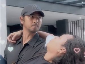 7 Gaya Seleb Parodi Digendong Mayor Teddy, Kocak Endingnya di Luar Prediksi