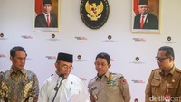 Dalam pertemuan itu, Muhadjir didampingi Plt Menteri Pertanian Arief Prasetyo Adi, Kepala BNPB Letjen TNI Suharyanto, dan jajarannya. Muhadjir mengatakan pemerintah telah menyiapkan dana hingga Rp 200 miliar untuk bantuan tersebut.