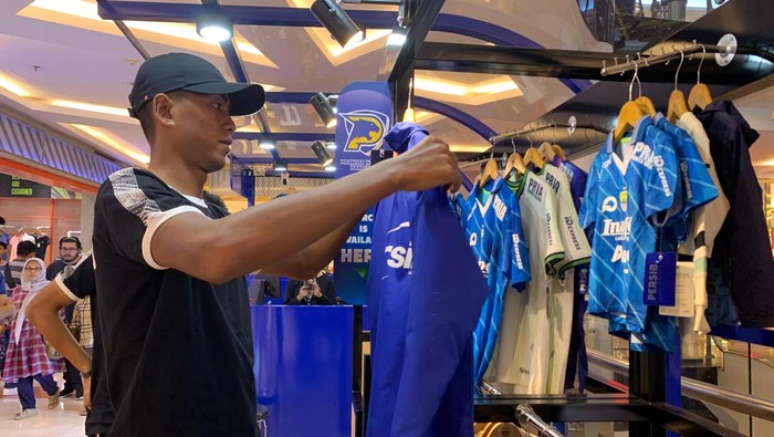 Persib store di Trans Studio Mall Bandung.