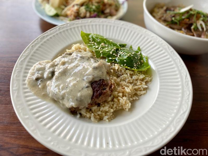 Plate Palate : Sedapnya Mama's Loco dan Nasgor Lidah ala Rumahan