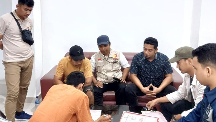Oknum kepala desa (Kades) berinisial DH di Kabupaten Tojo Una-Una, Sulawesi Tengah (Sulteng), ditetapkan tersangka tindak pidana Pemilu.