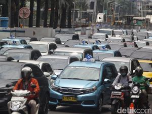 Potret Kemacetan Imbas Demo di Bawaslu