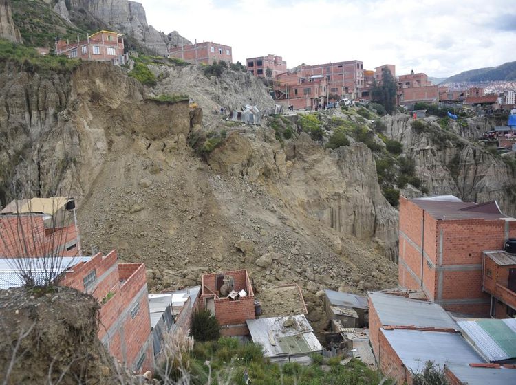Puluhan Rumah di Bolivia Tertimbun Longsor, 3 Orang Tewas