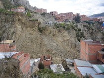 Puluhan Rumah di Bolivia Tertimbun Longsor, 3 Orang Tewas