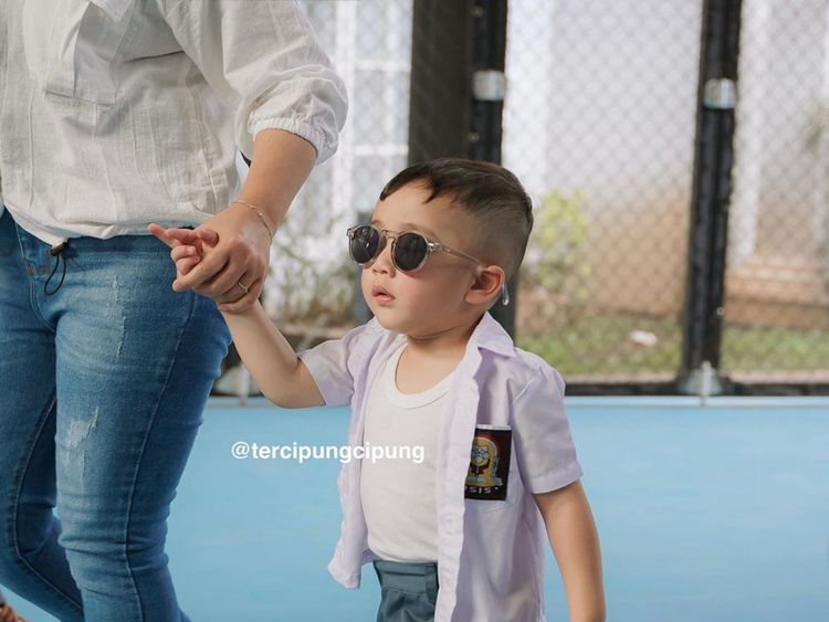 8 Foto Rayyanza Cosplay Jadi Anak SMA di Ultah Raffi-Nagita, Bikin Gemas