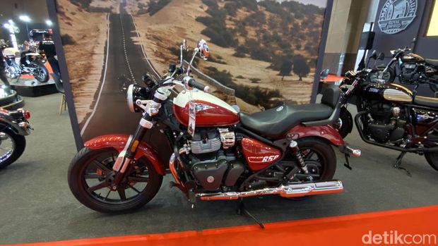 Royal Enfield Super Meteor 650