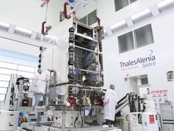 Mengintip Dapur Perakitan Satelit Merah Putih 2