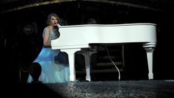 Taylor Swift Berubah dalam Tiap Album