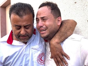 Tenaga Kesehatan Gaza Tewas di Dalam Ambulansnya Sendiri