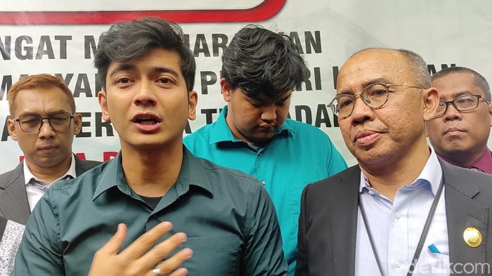 Teuku Ryan dan Ria Ricis di sidang cerai.