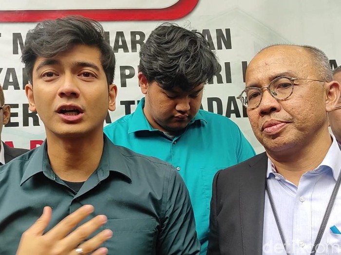 Teuku Ryan dan Ria Ricis di sidang cerai.
