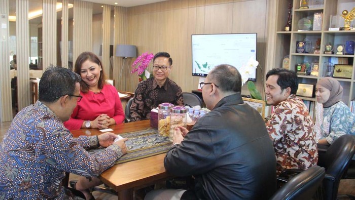 QNET dan AP2LI (Asosiasi Perusahaan Penjualan Langsung Indonesia) bertemu Dirjen PDN Kemendag. Pertemuan itu membahas bisnis penjualan langsung.