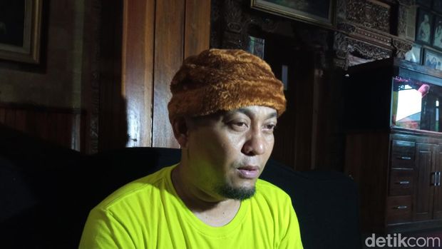 Ustaz Ujang Bustomi