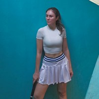 Meski tampil natural tanpa pulasan makeup, Wulan tetap terlihat cantik dengan wajah blasteran yang dimilikinya. Wulan sendiri memang diketahui memiliki darah keturunan Inggris. Foto: dok. Instagram/@wulanguritno