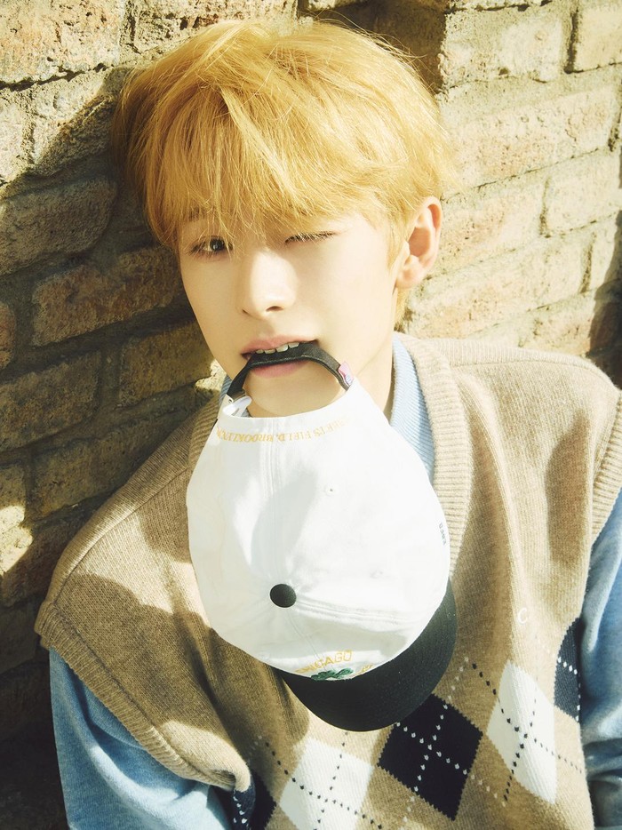 Teaser foto Yushi untuk album single debut NCT WISH.