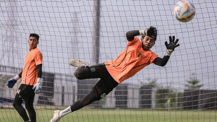 Andhika Ramadhani sedang berlatih