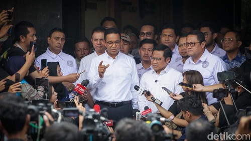 Capres-cawapres Anies Baswedan-Muhaimin Iskandar kumpul bareng Tim Hukum Nasional AMIN. Rapat membahas dugaan pelanggaran Pilpres 2024 dan langkah ke depannya.