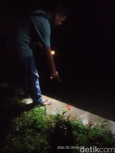 Bercak darah korban penganiayaan oleh pemotor di bulak sawah Pedukuhan Karanglo, Argomulyo, Sedayu, Bantul.