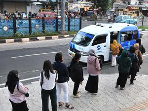 29 Rute JakLingko Tak Beroperasi gegara Sopir Demo, TransJ Tambah Armada