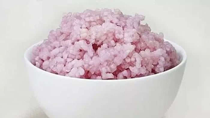 Cantik! Nasi Warna Pink Ini Ternyata Diinfus Protein Daging Sapi