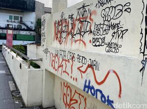 4 Bahan Ini Bisa Hapus Coretan Cat Semprot di Tembok dan Bahan Logam
